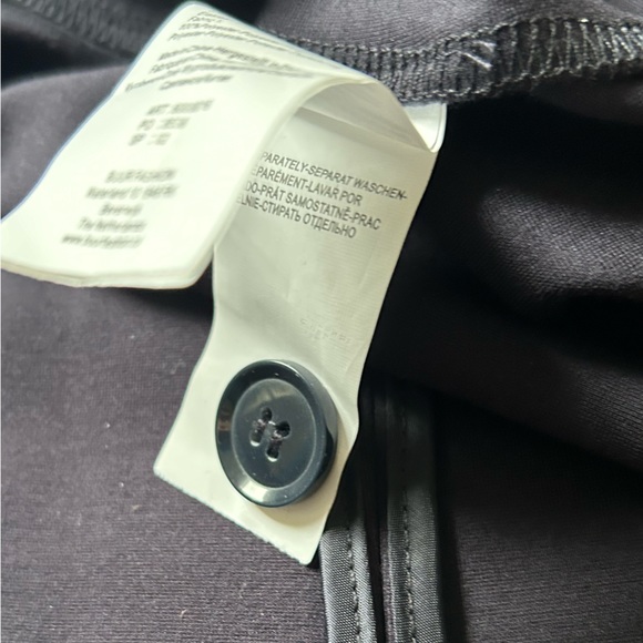 Base Level single-breasted blazer in a firmly elastic jersey - Picture 8 of 8